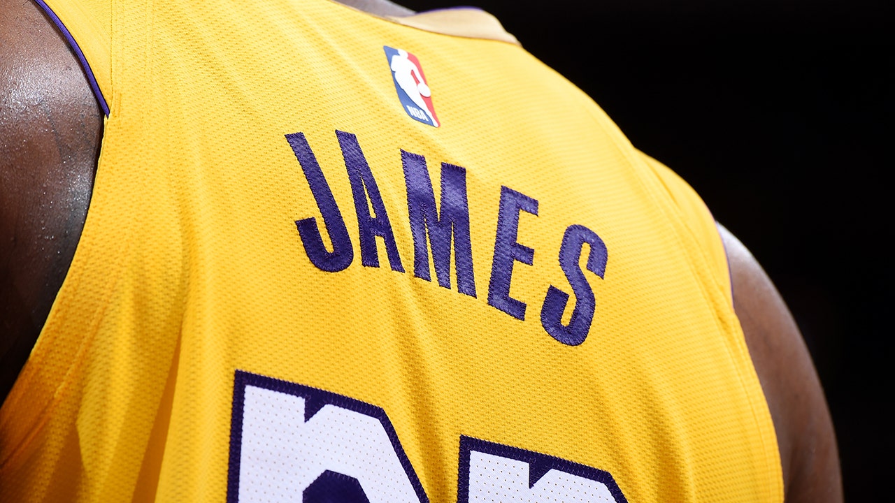 LeBron Opts Not To Make Statement